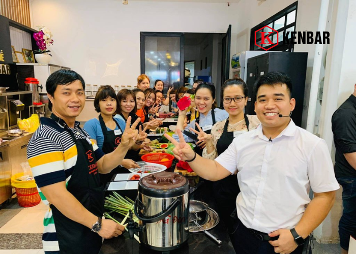 Giảng viên và chương trình đào tạo trong khóa học pha chế ngắn hạn