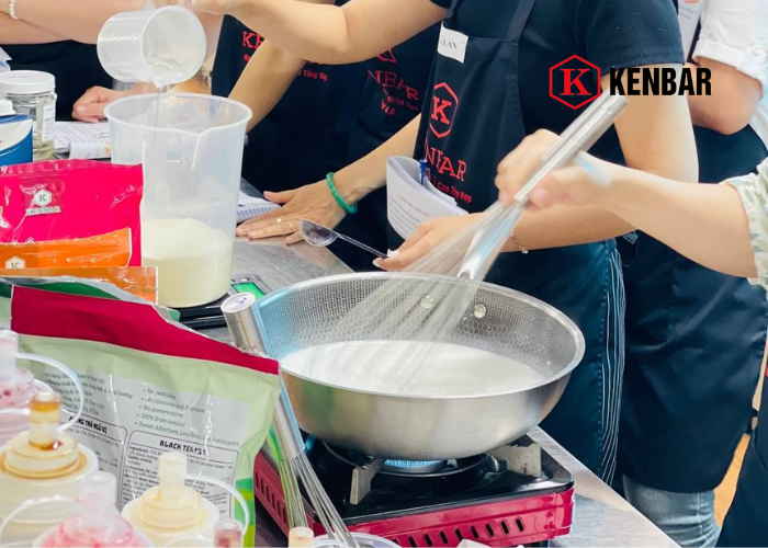 Học pha chế là bước đệm chắc chắn trước khi mở quán cafe